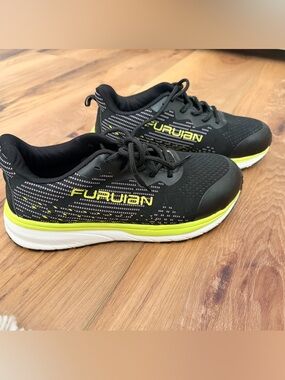 Women’s steel toe black & neon yellow sneakers